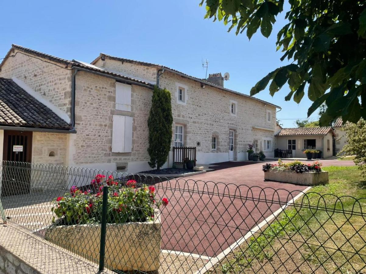 Chambres D'Hotes Du Puy D'Anche Sauzé-Vaussais Eksteriør bilde